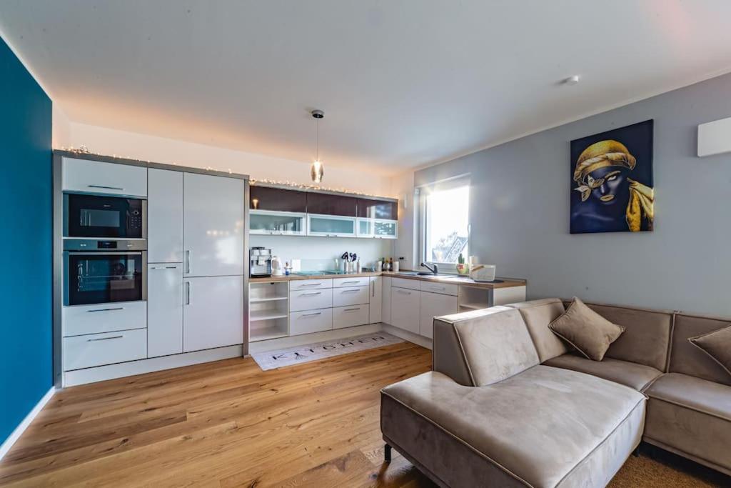 A&V Apartments Wunderschoene Penthouse Wohnung Moers Esterno foto