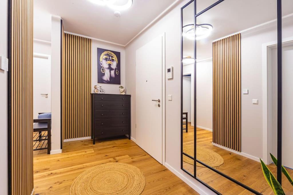 A&V Apartments Wunderschoene Penthouse Wohnung Moers Esterno foto